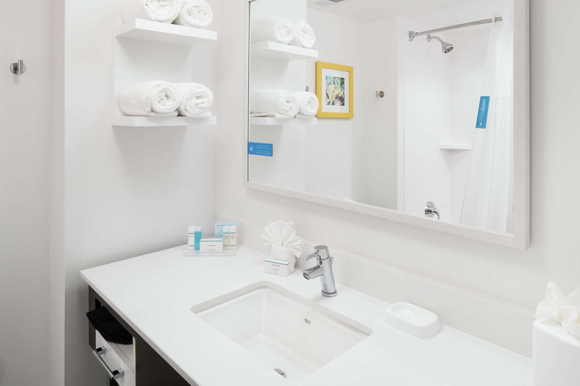 Hampton Inn Los Angeles Санта Кларита Екстериор снимка